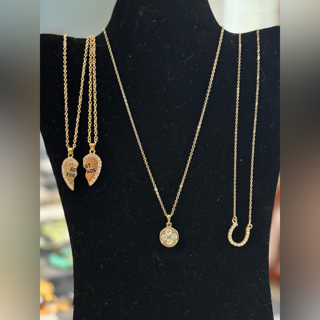 Gold Costume Novelty Chain Bundle Preowned